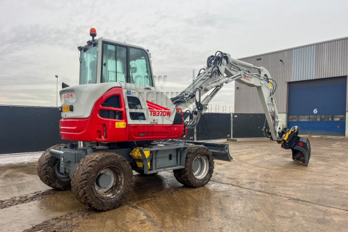 Takeuchi TB370W 05